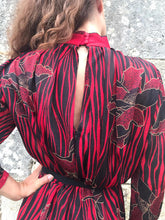 Charger l'image dans la galerie, Robe midi 70´s à fleurs, made in France , ouverture au dos , taille 34/36