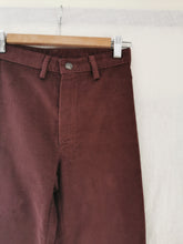 Charger l'image dans la galerie, pantalon droit 70's en velours côtelé à taille haute, taille 34