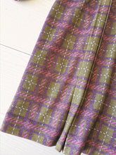 Charger l'image dans la galerie, robe vintage fin 70's à carreaux , épaules bouffantes, T.42/44