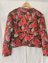 Charger l'image dans la galerie, veste courte en velours matelassé à motifs coloré