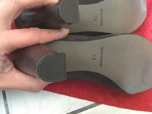 Charger l'image dans la galerie, escarpins Jonak esprit seventies en cuir suédé moja, pointure 39