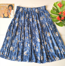 Charger l'image dans la galerie, jupe vintage à fleurs en viscose, taille 40
