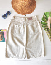 Charger l'image dans la galerie, jupe en jean taille haute écrue vintage Lee Cooper, taille 40