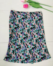 Charger l'image dans la galerie, jupe vintage 90's Roberto Cavalli en crêpe de soie imprimée