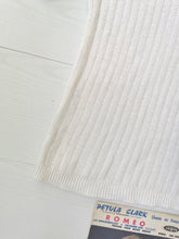 Charger l'image dans la galerie, top en maille côtelée 70's blanc , tailles 36 et 38