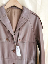 Charger l'image dans la galerie, Sublime Trench en cuir vintage années 60's /70's taille 36