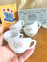 Charger l'image dans la galerie, Lot de 8 pièces : 6 tasses à café + 2 ramequins vintage années 60's Arcopal