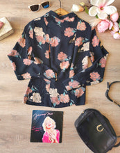 Charger l'image dans la galerie, chemisier floral en crêpe de soie Corinne Sarrut vintage 90's, taille 34