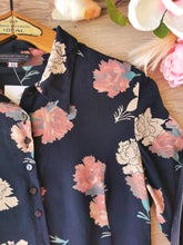 Charger l'image dans la galerie, chemisier floral en crêpe de soie Corinne Sarrut vintage 90's, taille 34