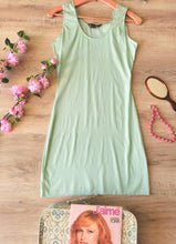 Charger l'image dans la galerie, nuisette moulante en soie John Galliano vert pastel, taille 34