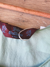 Charger l'image dans la galerie, nuisette moulante en soie John Galliano vert pastel, taille 34