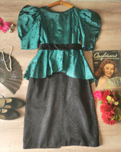 Charger l'image dans la galerie, Splendide robe cocktail vintage 80's à pois, manches bouffantes en taffetas, made in France, taille 40