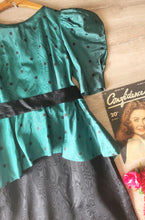 Charger l'image dans la galerie, Splendide robe cocktail vintage 80's à pois, manches bouffantes en taffetas, made in France, taille 40