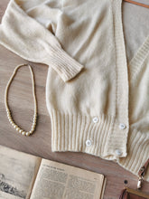 Charger l'image dans la galerie, cardigan écossais cache cœur en pure laine écru, taille 40