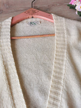 Charger l'image dans la galerie, cardigan écossais cache cœur en pure laine écru, taille 40