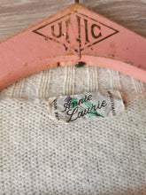 Charger l'image dans la galerie, cardigan écossais cache cœur en pure laine écru, taille 40