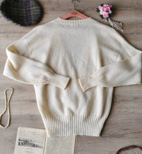 Charger l'image dans la galerie, cardigan écossais cache cœur en pure laine écru, taille 40