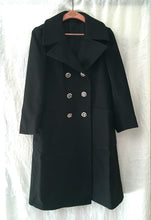 Charger l&#39;image dans la galerie, Manteau Vintage 70’s en laine noir, taille 34/36
