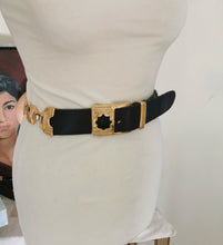 Charger l&#39;image dans la galerie, ceinture en cuir et chaînons en métal doré ciselé, taille 36-38
