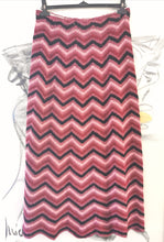 Charger l&#39;image dans la galerie, jupe longue tricotée main au crochet, taille 42
