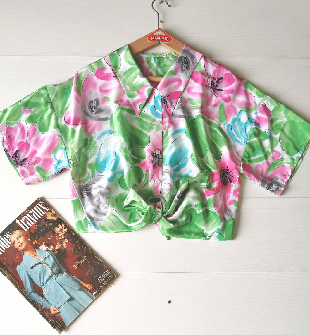 blouse vintage 80's à fleurs et joli col, taille unique jusqu'à 44