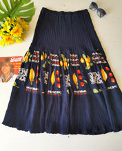 Charger l&#39;image dans la galerie, jupe vintage longue à motifs fruits colorés, taille 44
