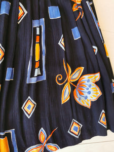 jupe vintage en viscose à jolis motifs , taille 42/44