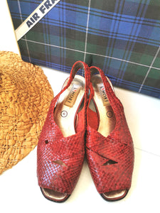 sandales vintage rouges en cuir tressé, pointure 38,5