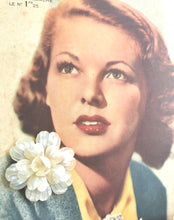 Charger l&#39;image dans la galerie, pince broche fleur en nacre années 40
