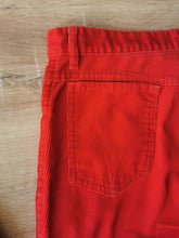 Charger l&#39;image dans la galerie, pantalon vintage 80&#39;s rouge 7/8 ème en velours côtelé,  taille 36/38
