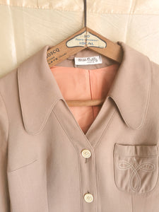 veste vintage 70's col pelle à tarte brodée sur la poche, taille 34