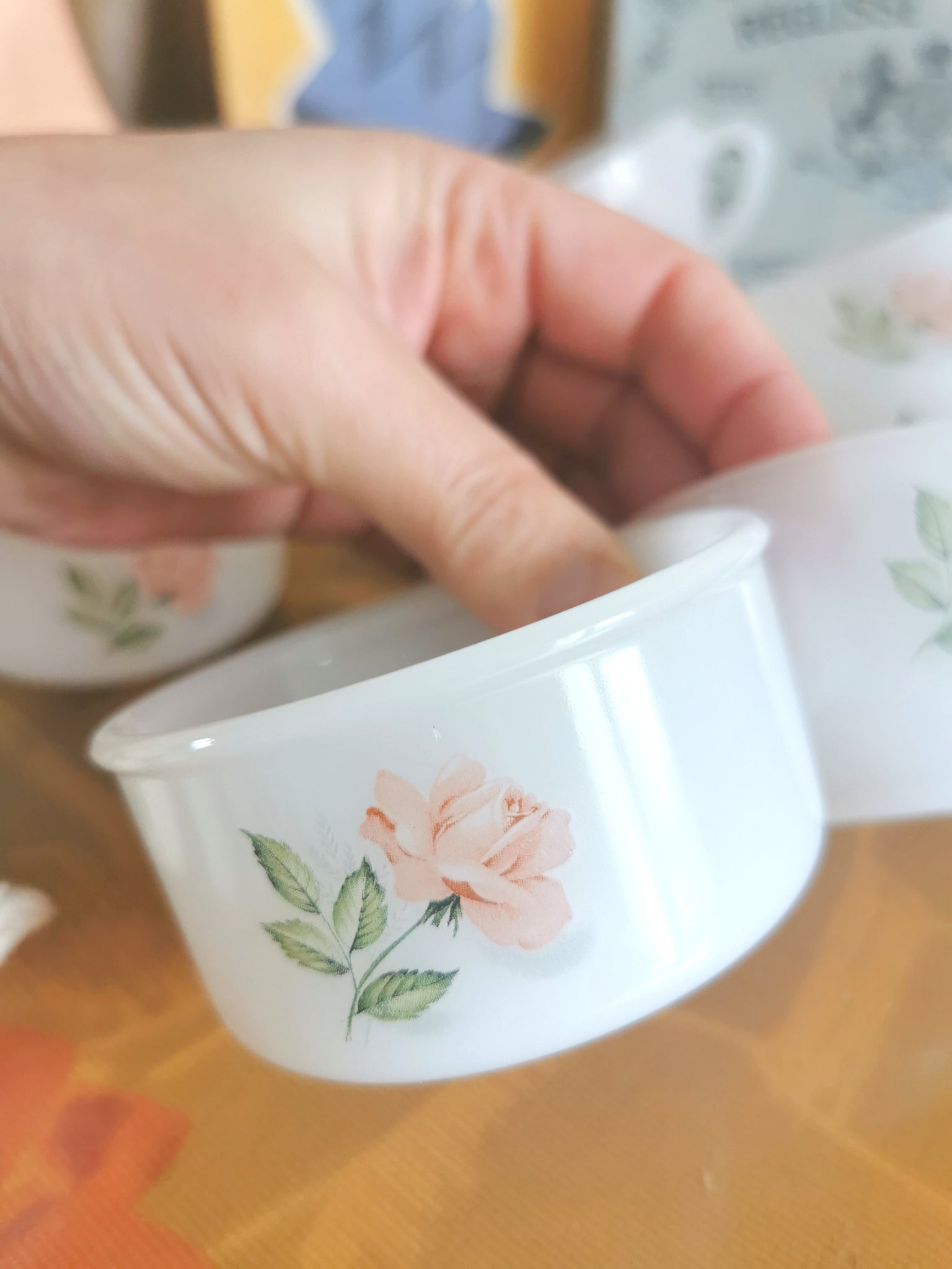 5 tasses à expresso arcopal à fleurs rouge 5 tasses à expresso arcopal à fleurs rouge